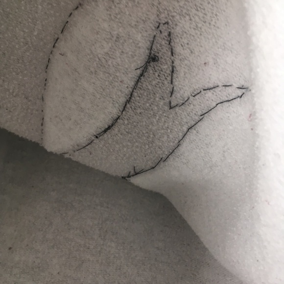 Hand Sewn Sequin & Pearl Bow Appliqué Sweatshirt - Picture 5 of 8